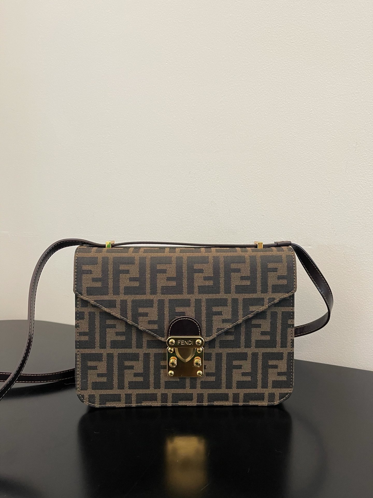 F**di vintage handbags-24x18x8cm