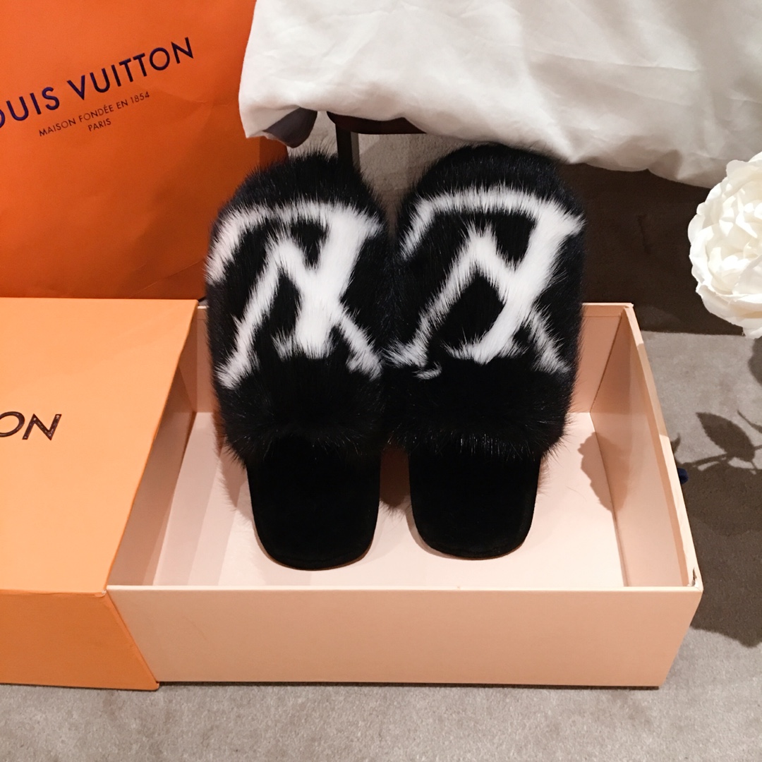 l0*is V*t0n slippers