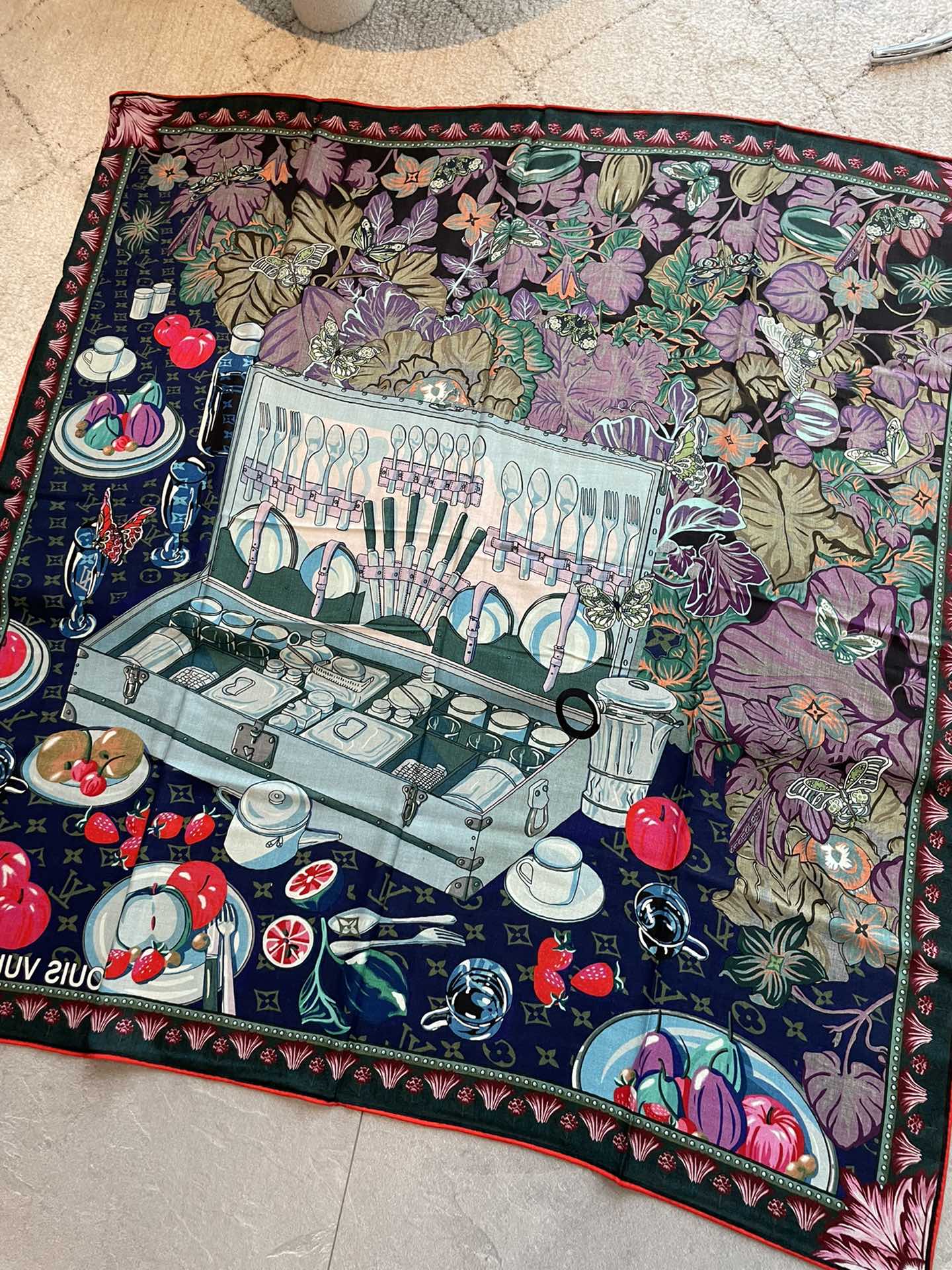 l0*is V*t0n square towel-140*140cm