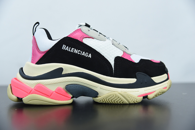 Ba*len*cia*ga triple s