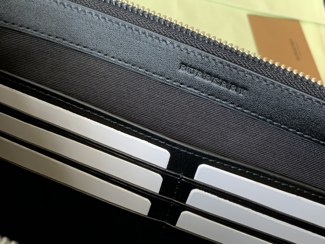 B**rry wallet-30 x 20 cm