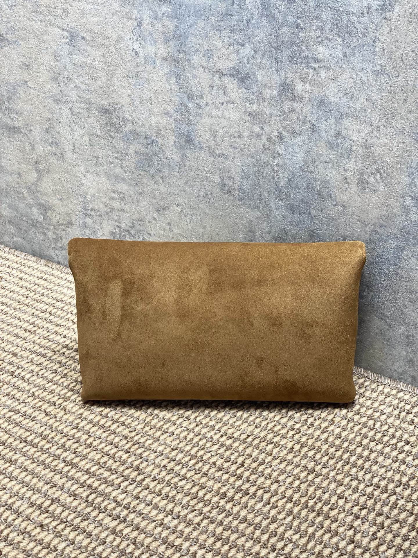Y51 CASSANDRE Large Envelope Pouch In Suede -‎29.5x18x4.5CM