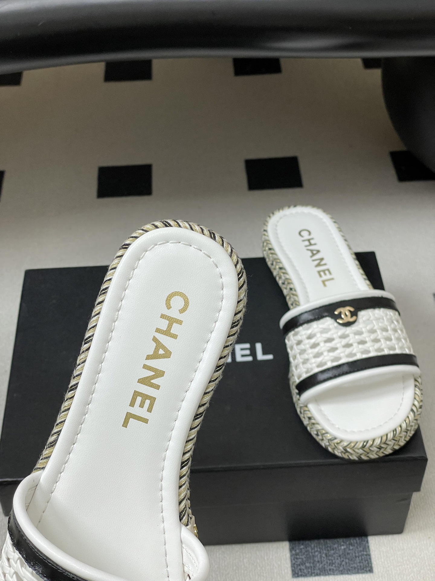Ch@nel 2026ss Slides
