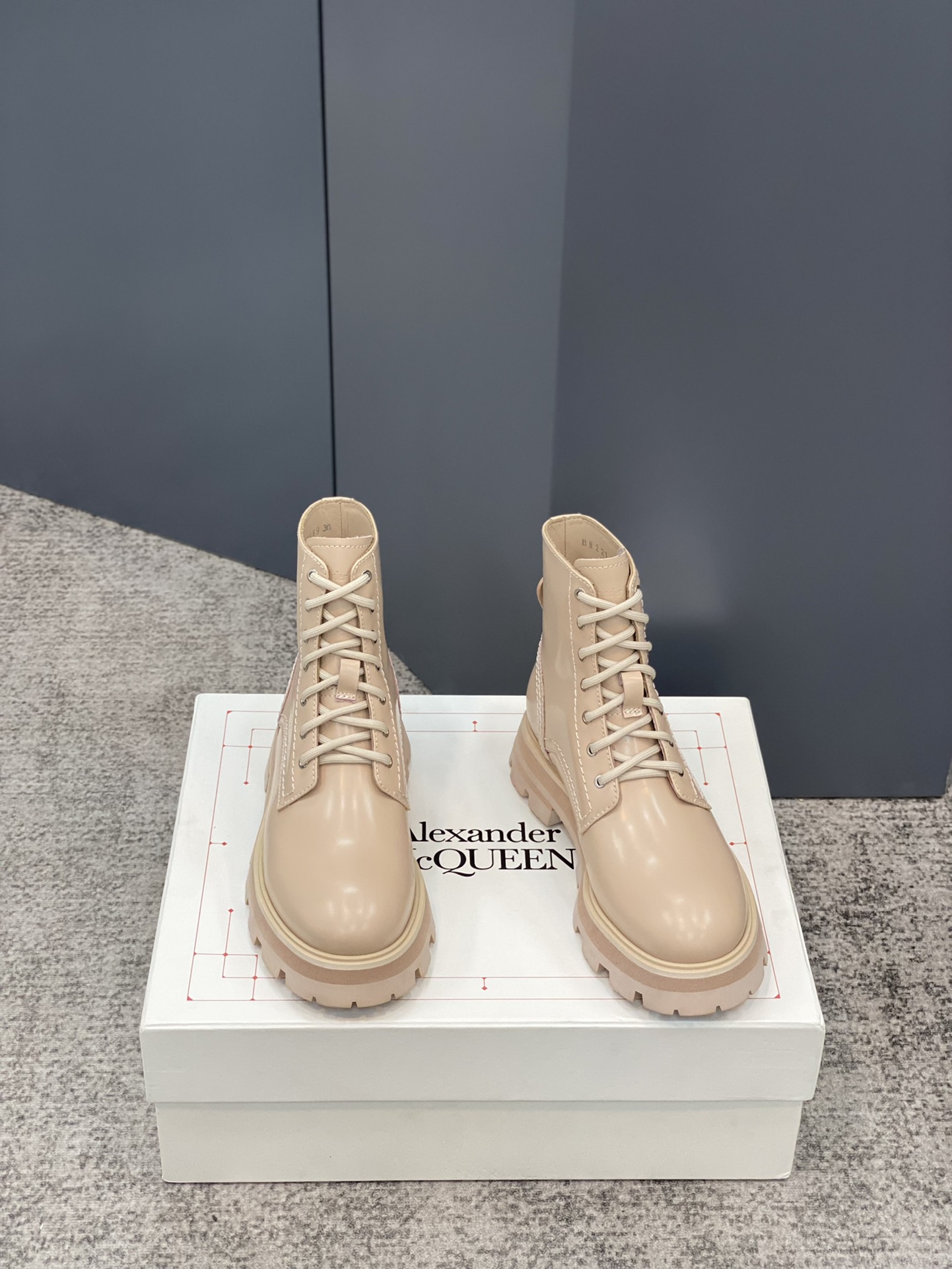 A1exa*der m*q*en boots