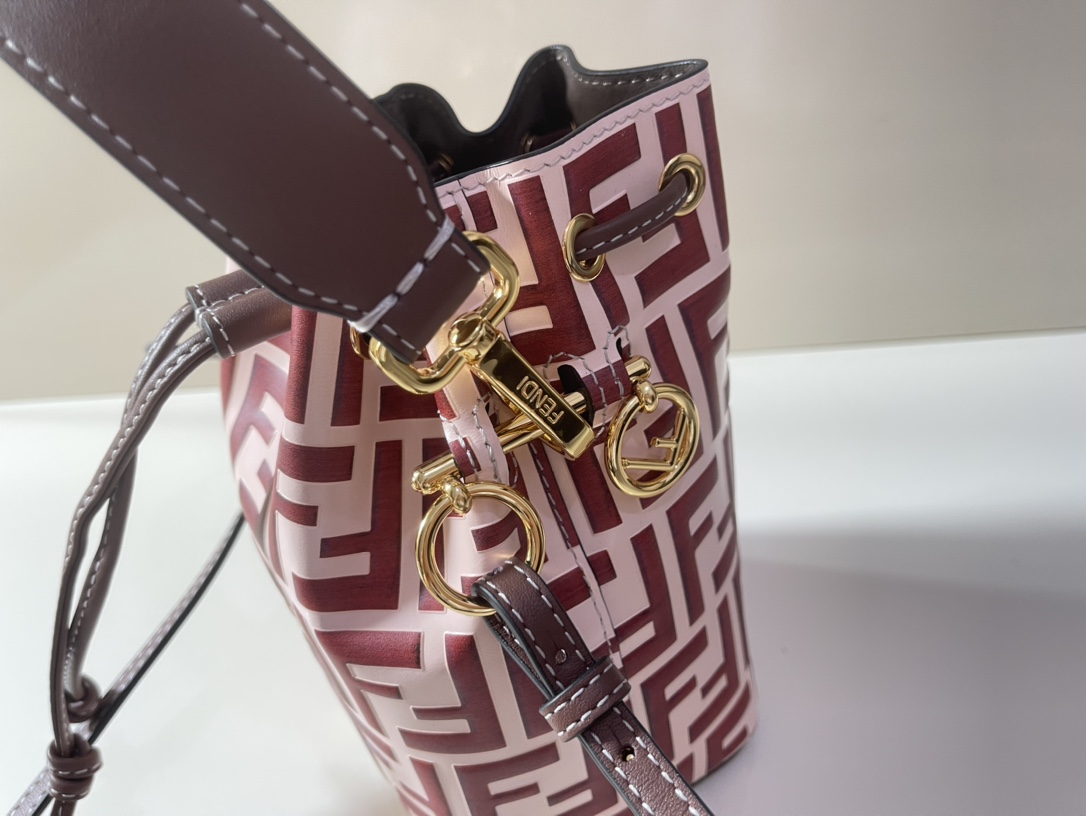 F**di mini mon tresor bag -12x18x10cm