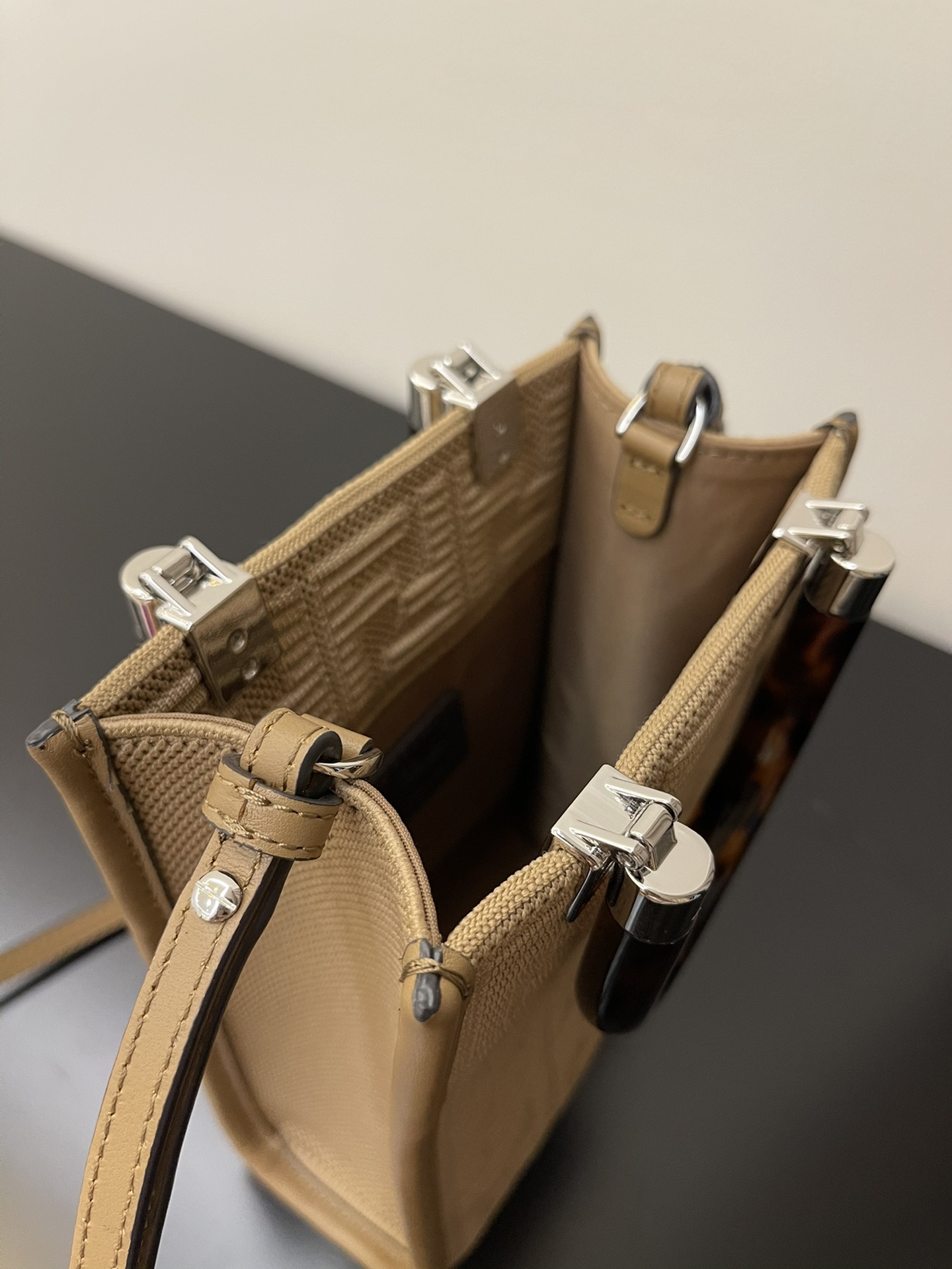 F**di sunshine mini tote -13x6.5x18cm