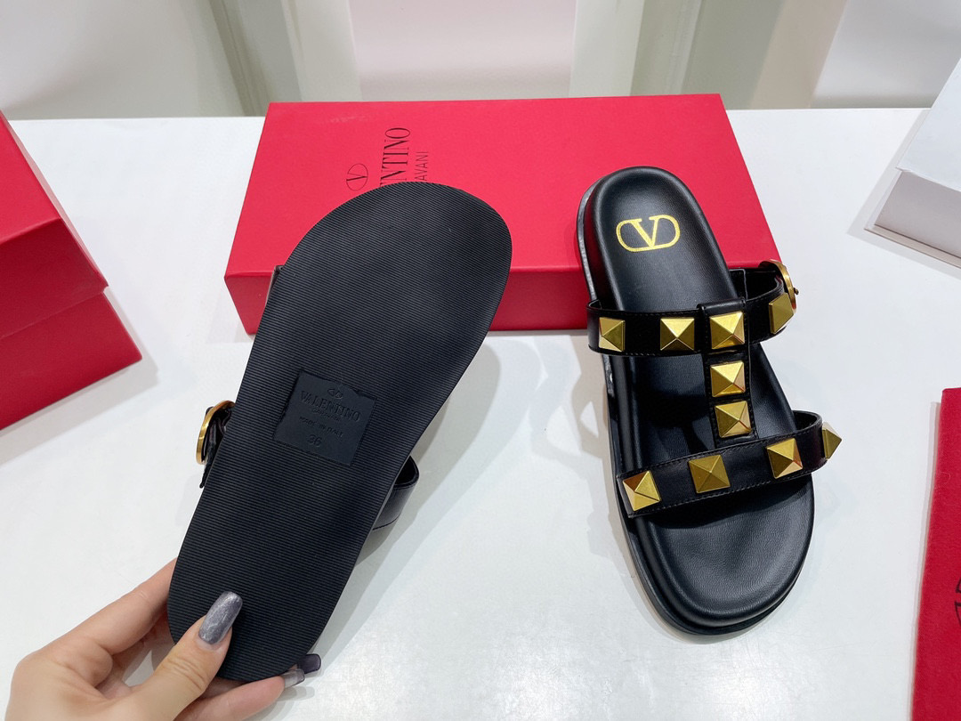 Va1e*ntin0 sandals