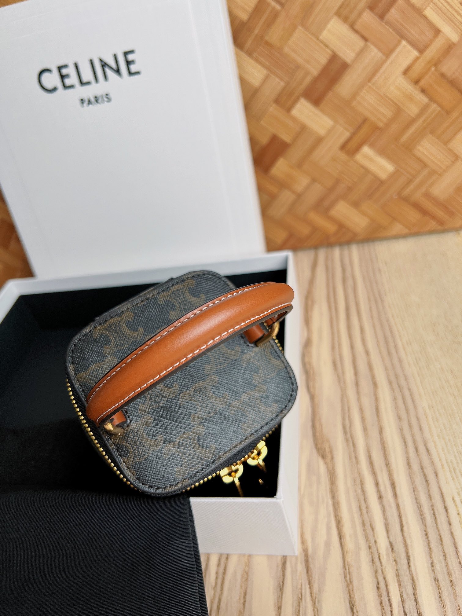 Ce**e cubic box bag-9×9.5×9cm