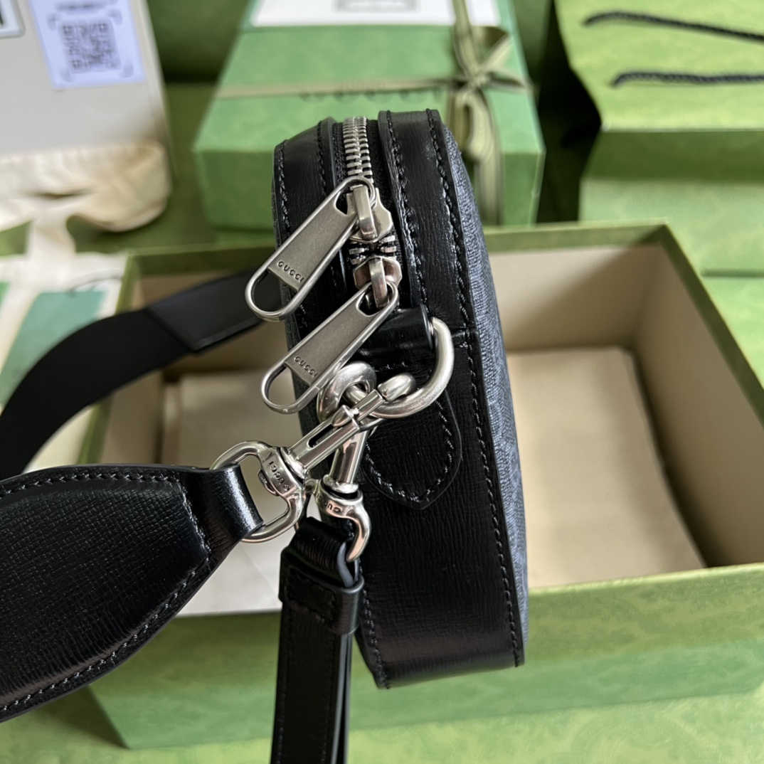 g*u*i vintage gg S*p*e-24.5x 16x 4.5cm