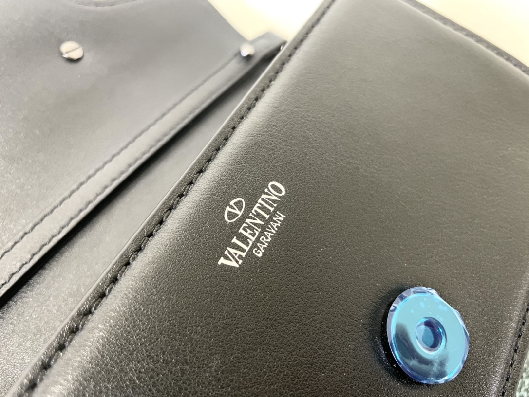 Va1e*ntin0 handbags-20*15*7cm