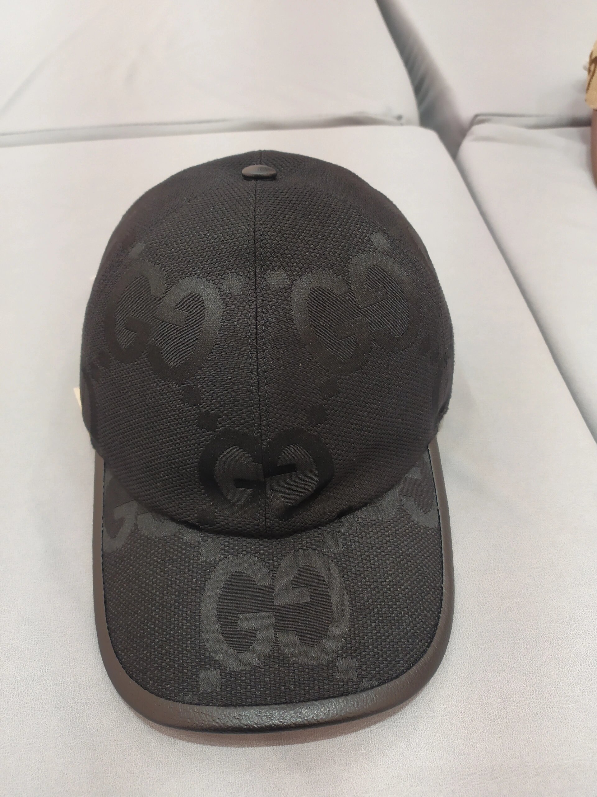 G*u*i hats