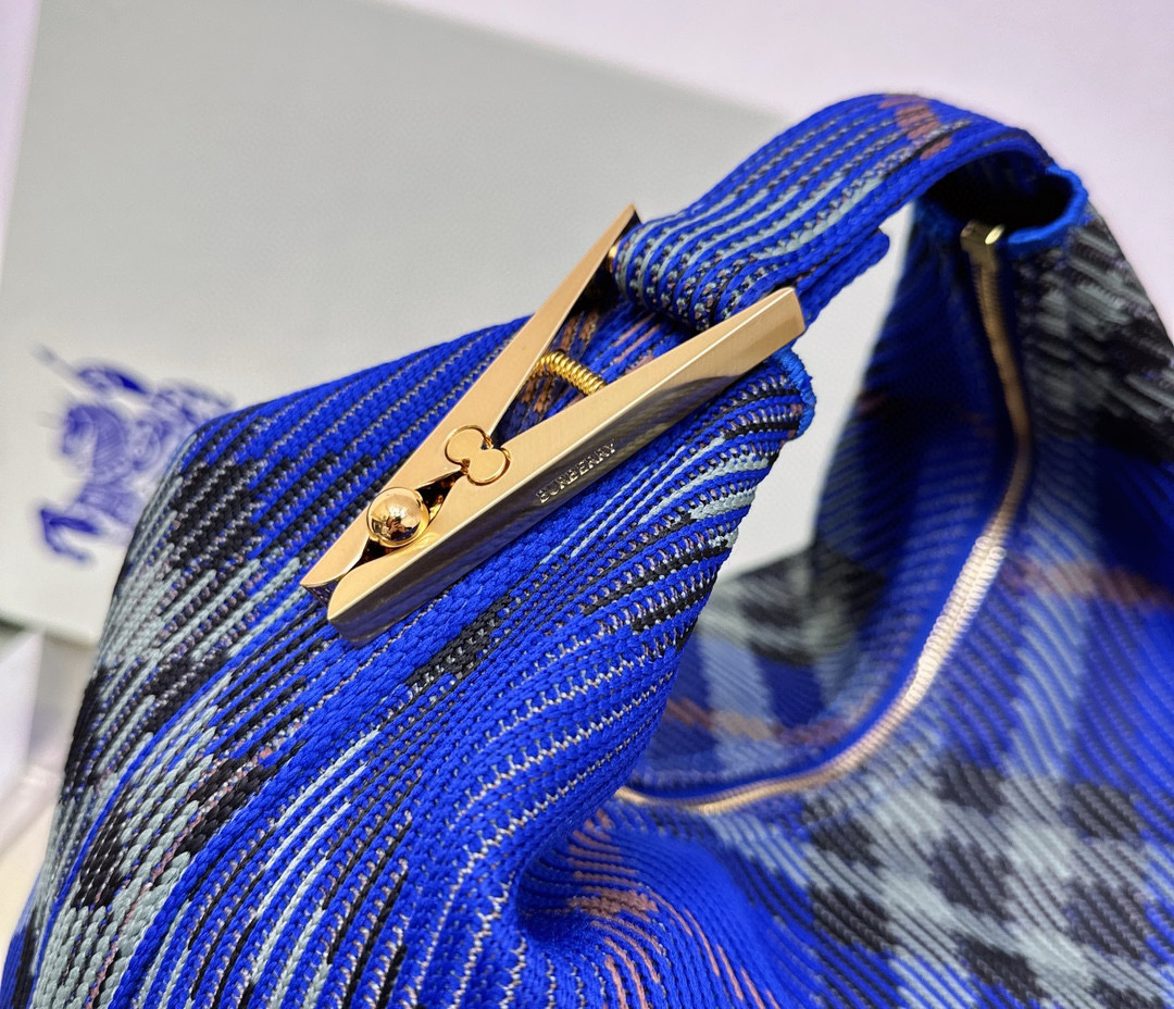 B**rry medium check hobo bag-28.5*16.5*33.5cm