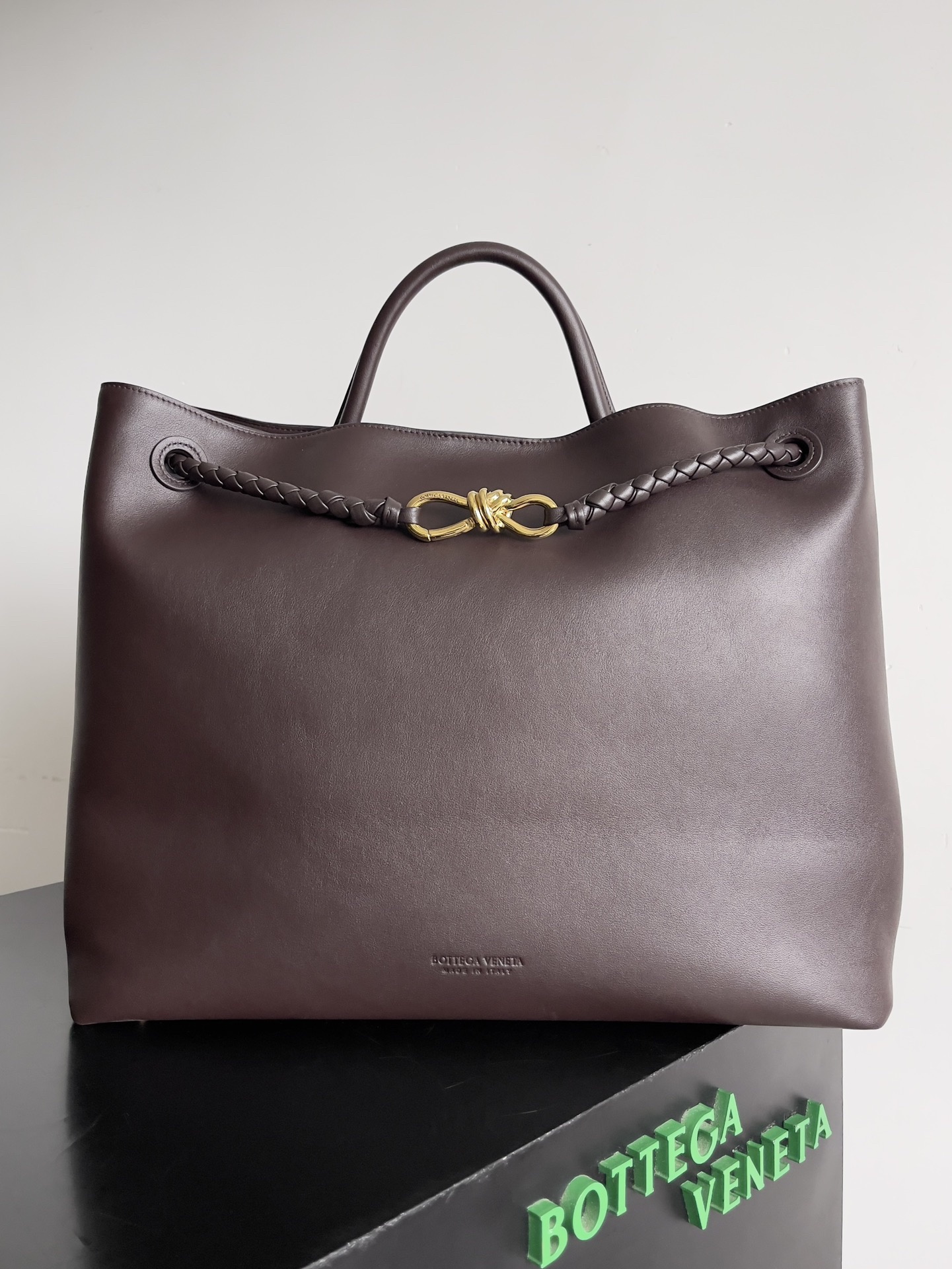 b0tt*ga Ven*ta andiamo bag-42*35*18cm