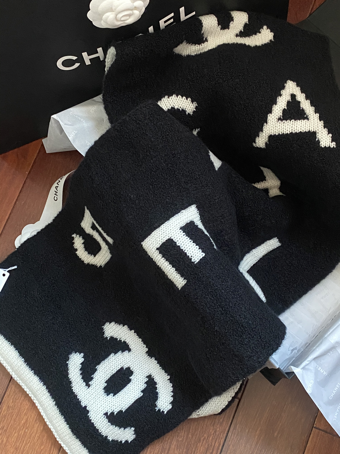 Ch@nel Scarf