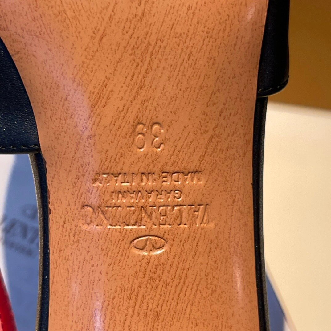 Va1e*ntin0 heels