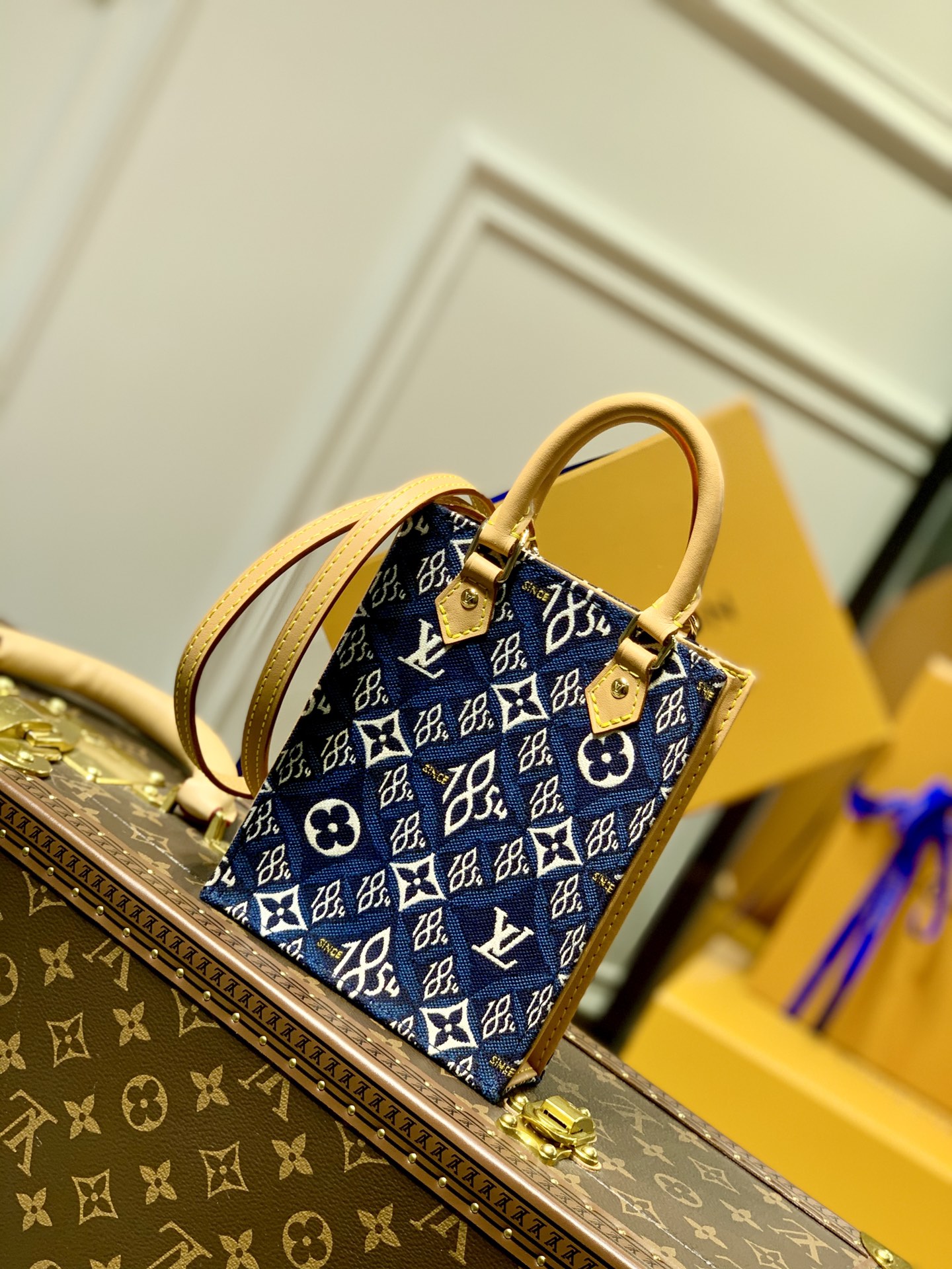 l0*is V*t0n petie sac plat tote-17*14*5.5cm