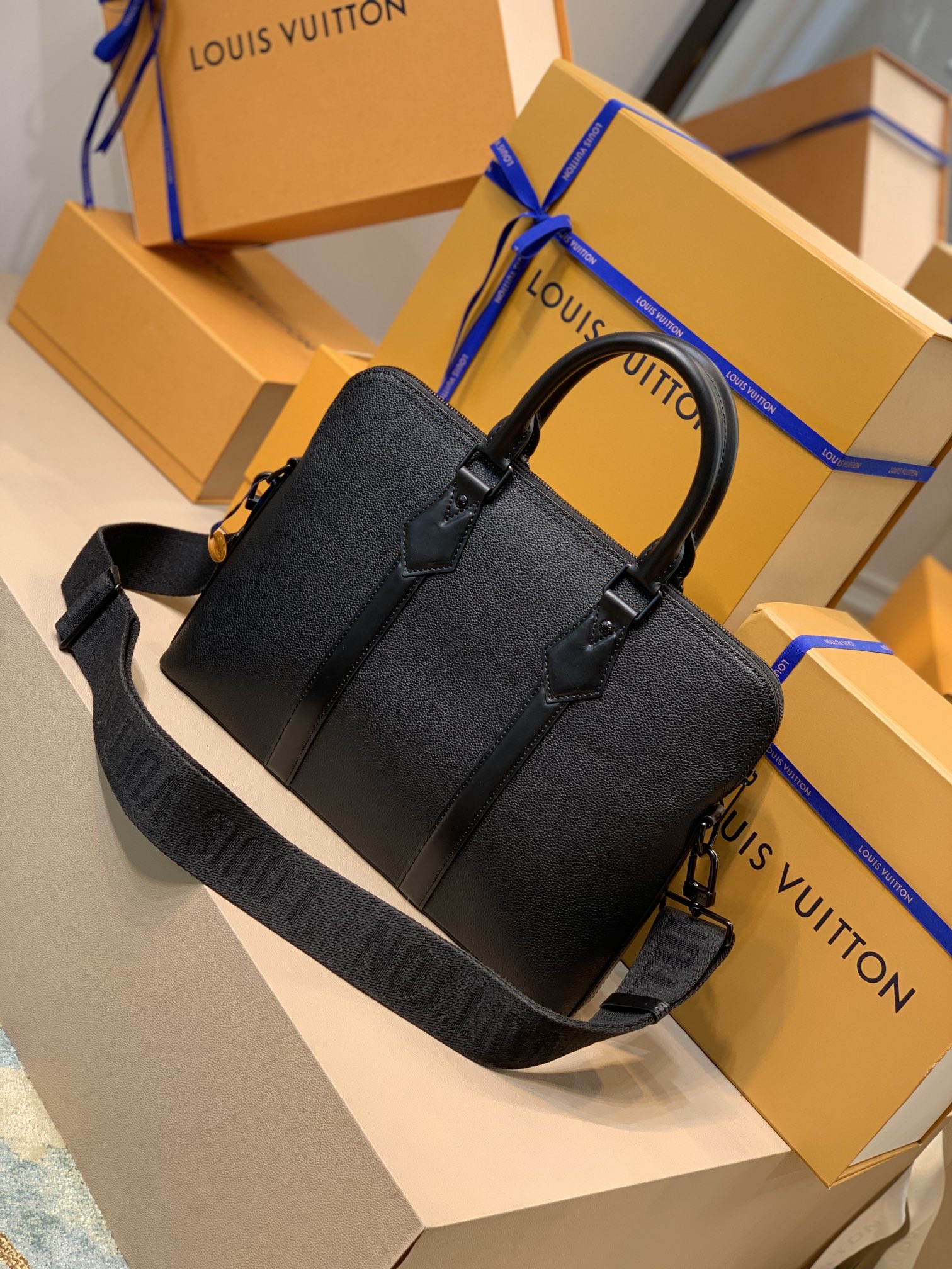 l0*is V*t0n armand bag-38*37*7cm