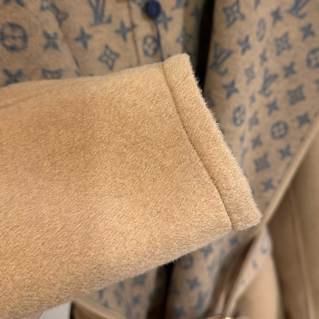 Lou*is Vuitt*on Wool Trench Coat