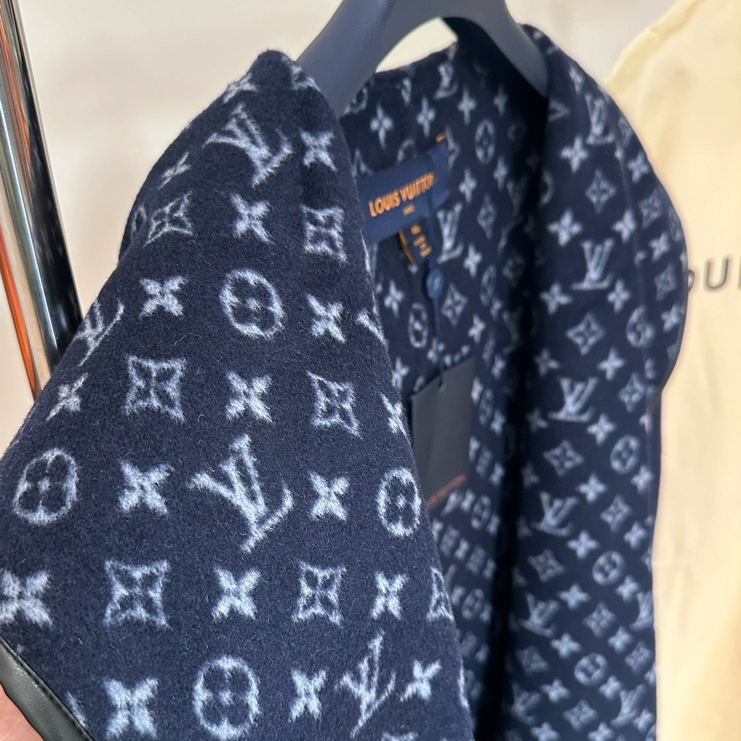 Lou*is Vuitt*on Wool Trench Coat