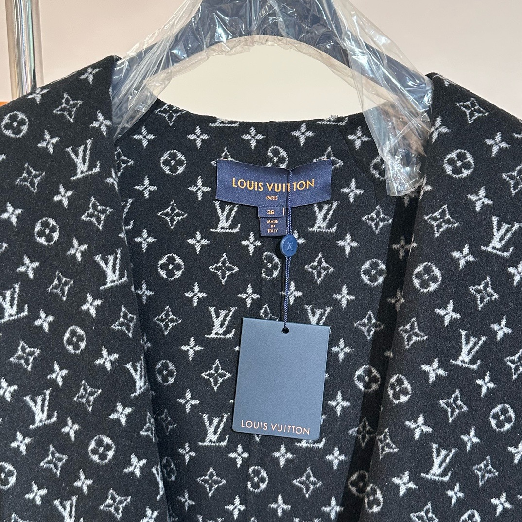 Lou*is Vuitt*on Wool Trench Coat