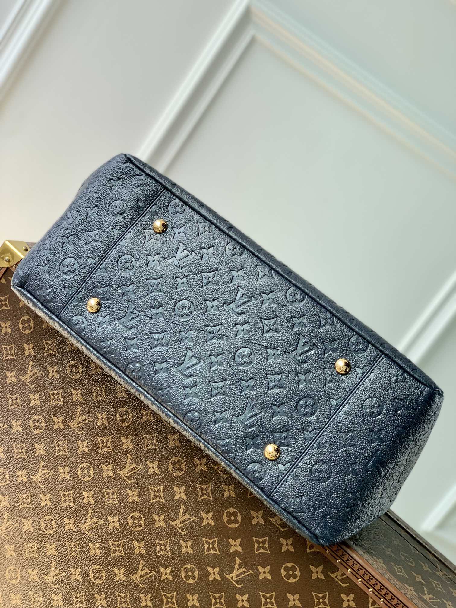 l0*is V*t0n artsy handbag-navy blue-47*32*22cm