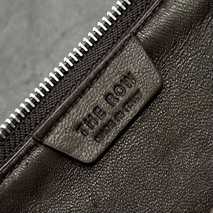 The R0w Owen Pouch-14x5x8.5CM