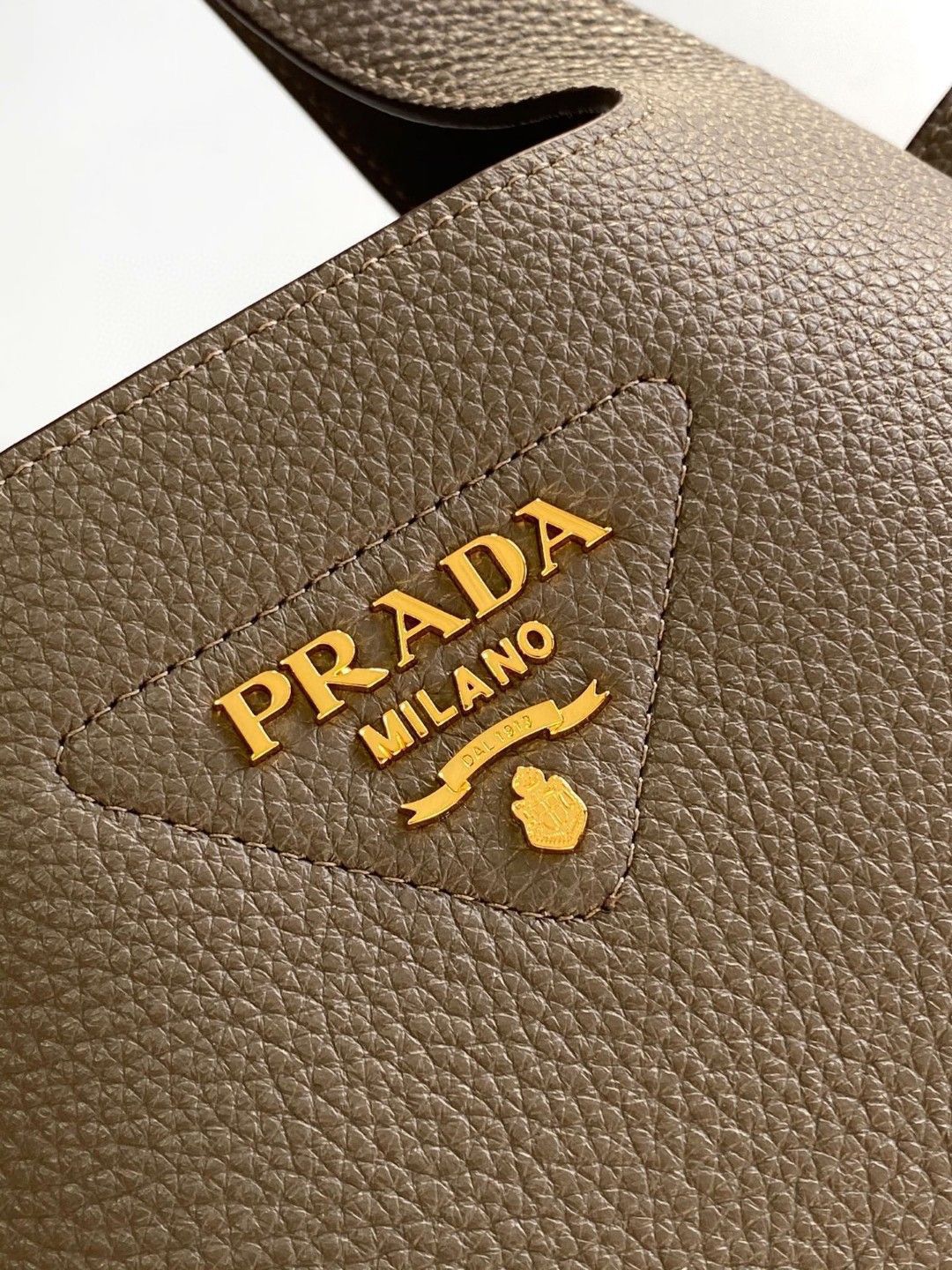 Pra*a kleine tote bag aus leder-25*21.5*14cm