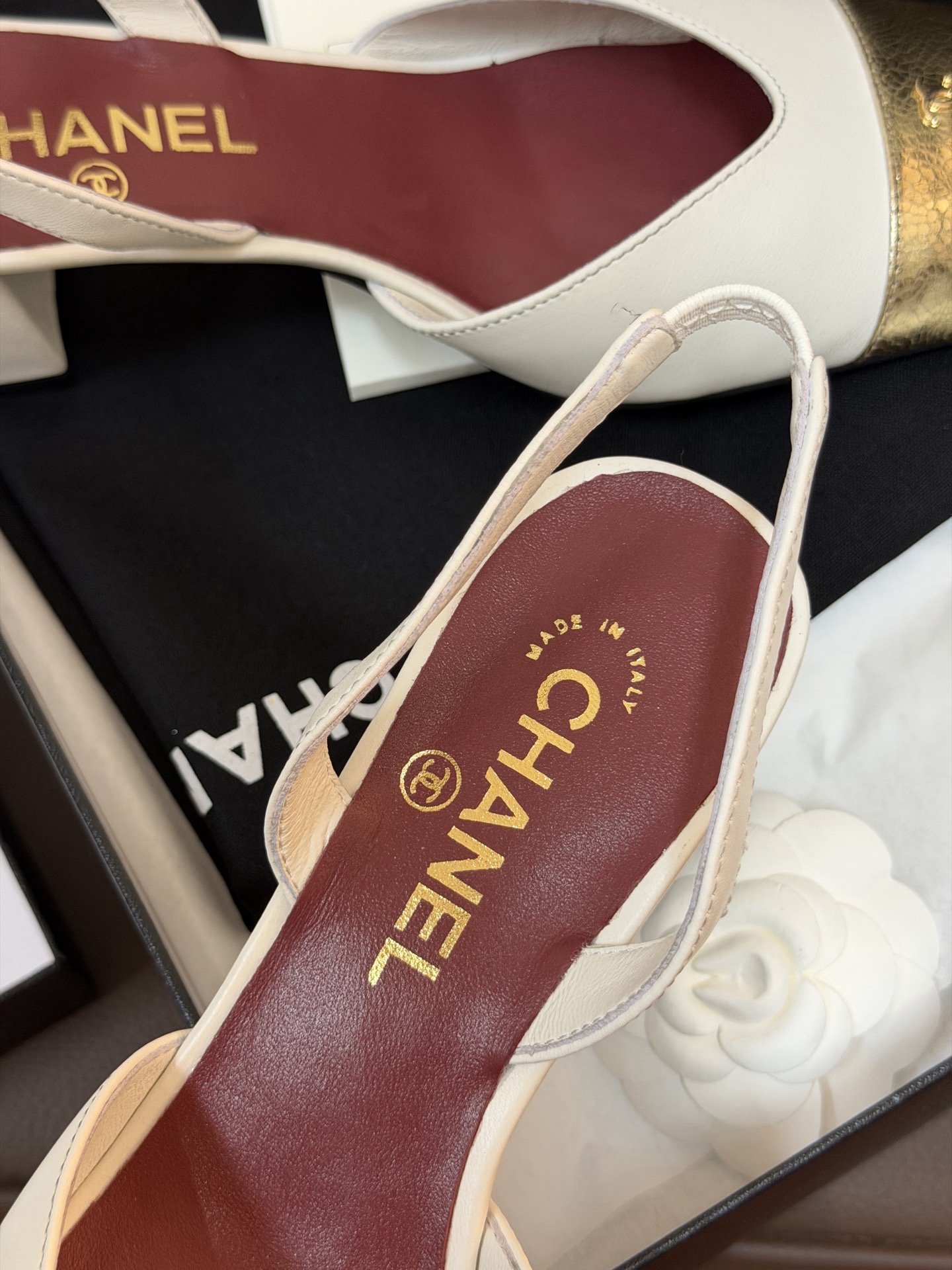 Cha*el Slingback