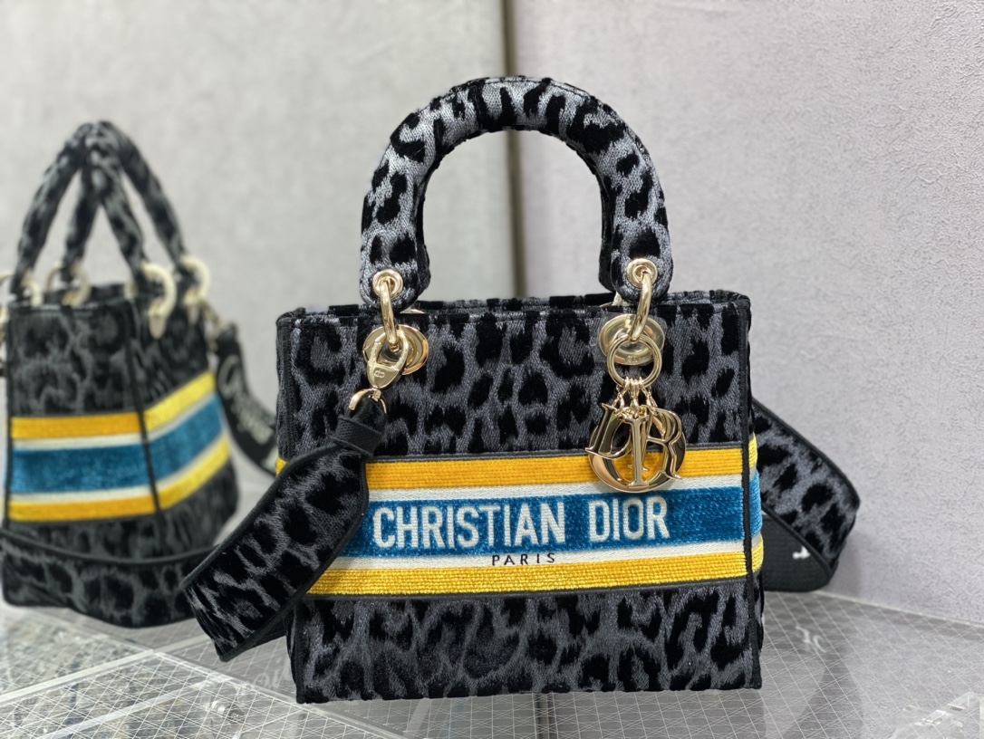 lady D*or handle bag-24cm