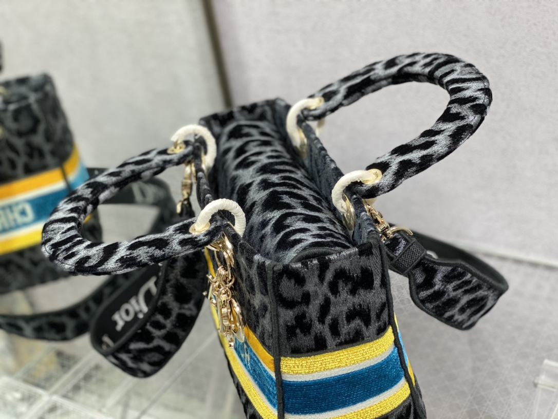 lady D*or handle bag-24cm