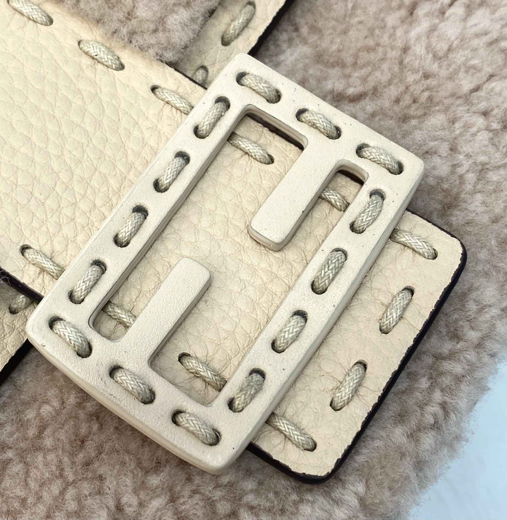 F**di medium baguette bag-27×6×15cm