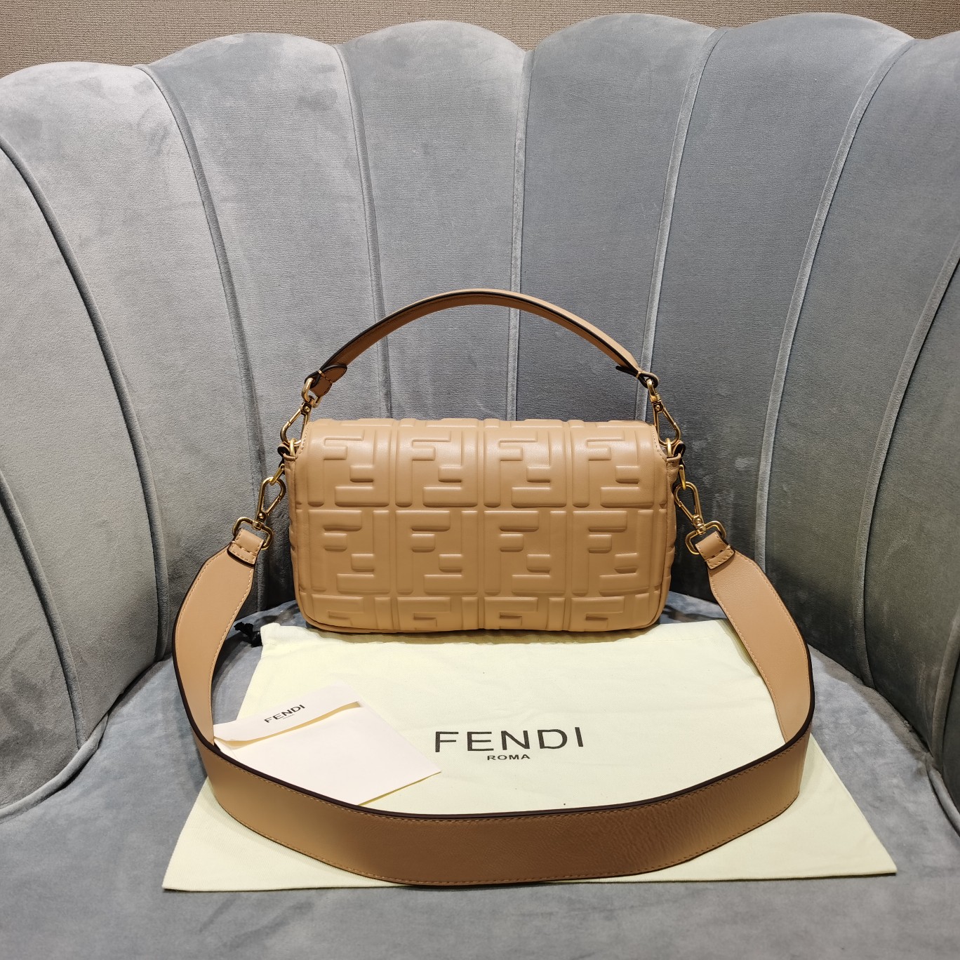 F**di medium baguette bag-26x15x4cm