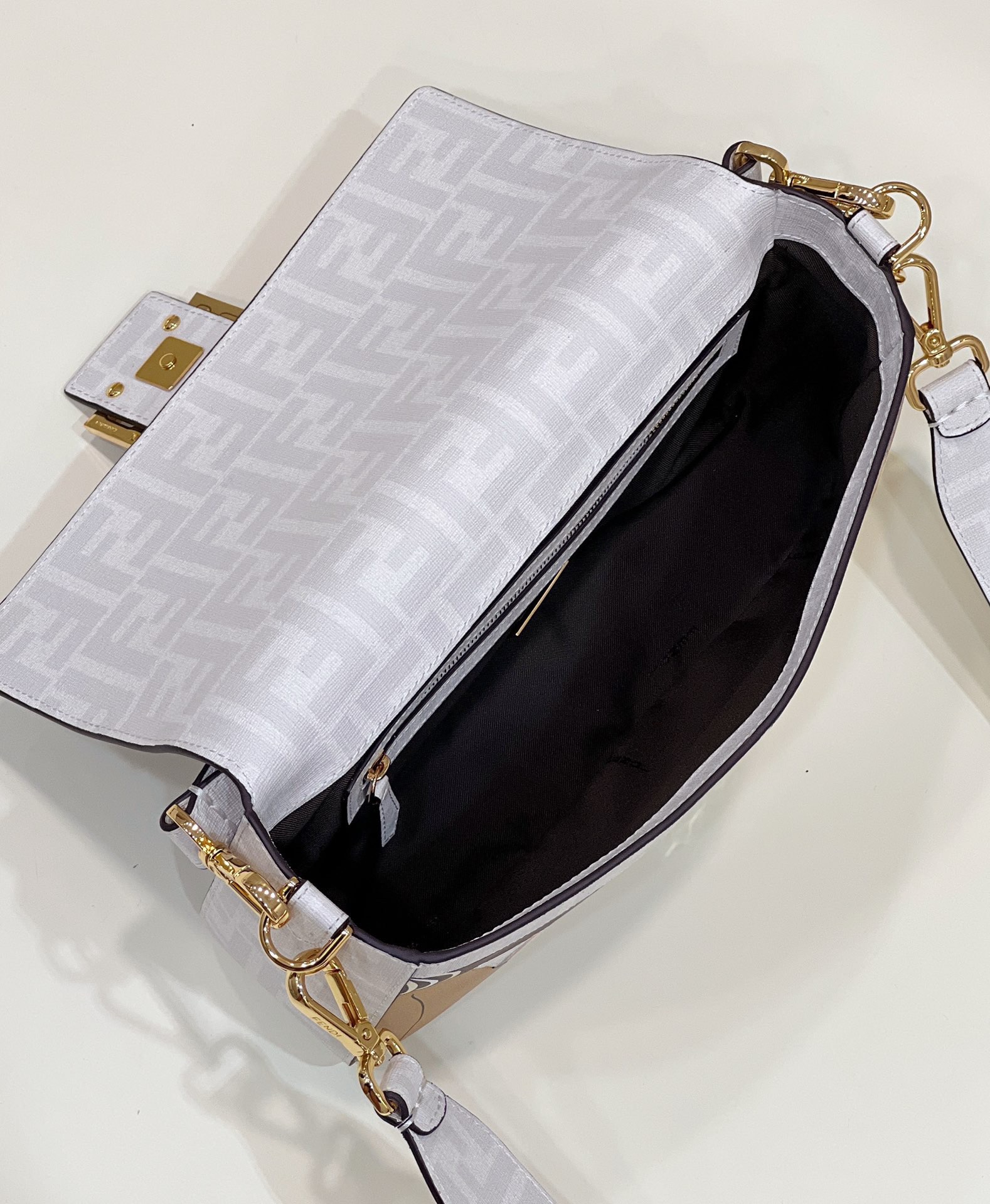 F**di baguette bag-28*6*13.5cm