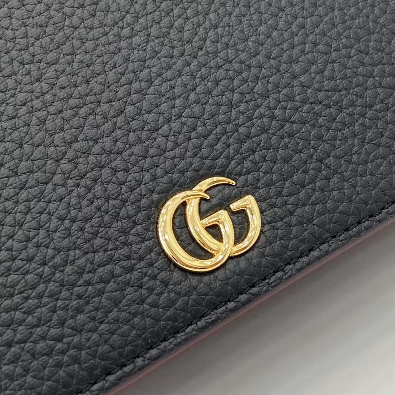 Gvc*1 wallet on chain in black leather-20*12.5*4cm