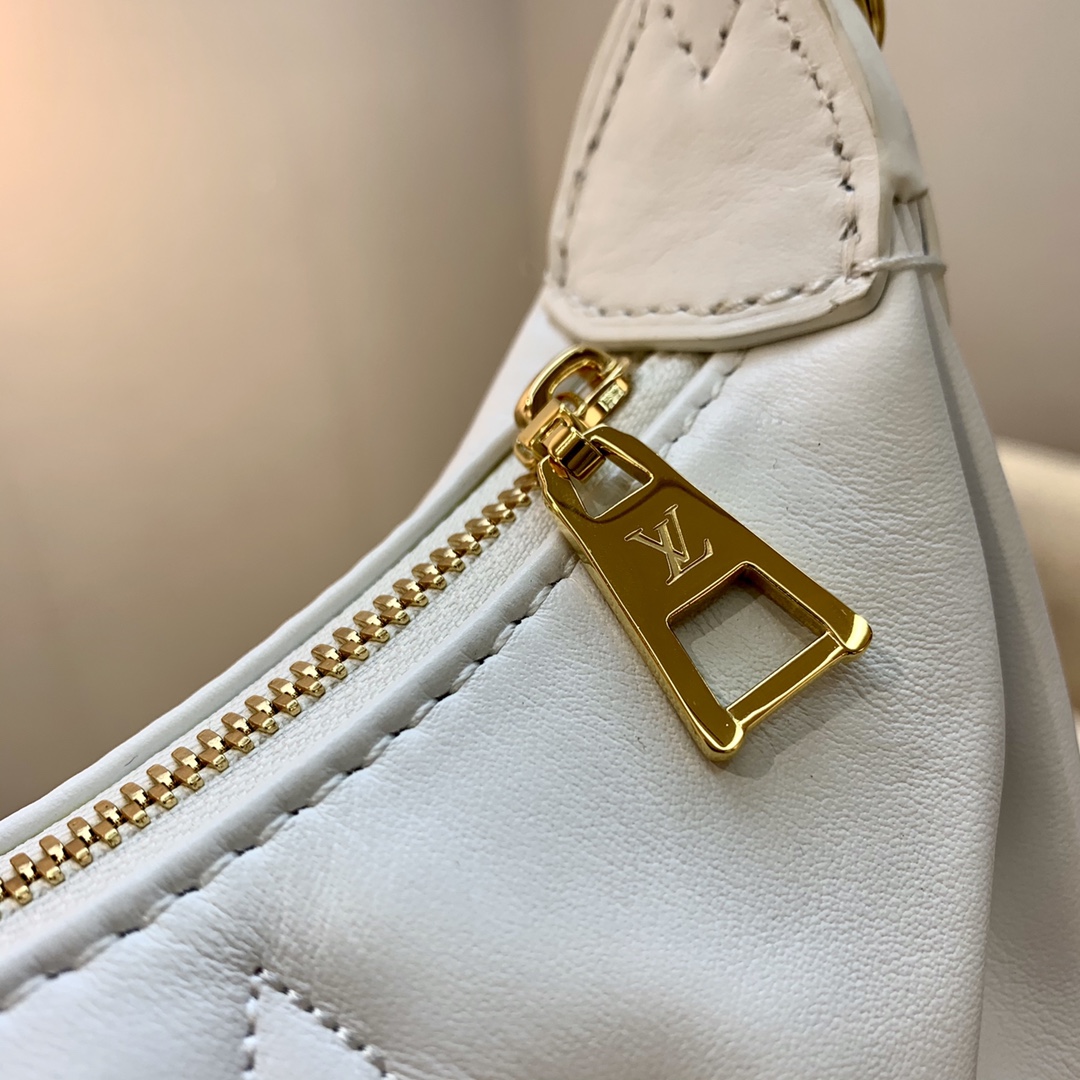 l0*is V*t0n over the moon handbag-27.5*16*7cm