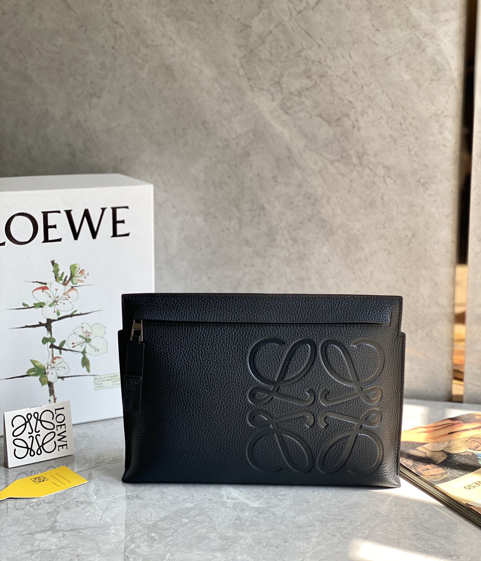 L0ew* pouch-29.5*20cm