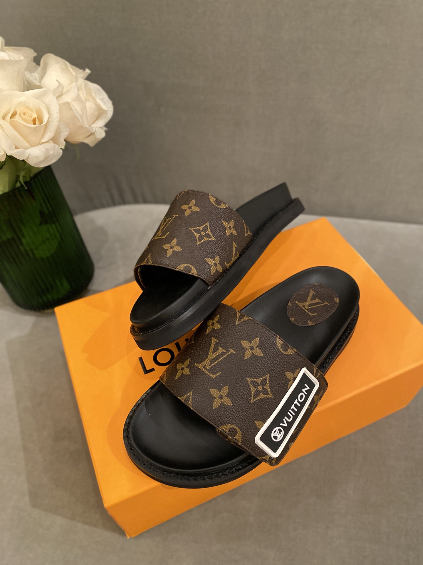 l0*is V*t0n sandals