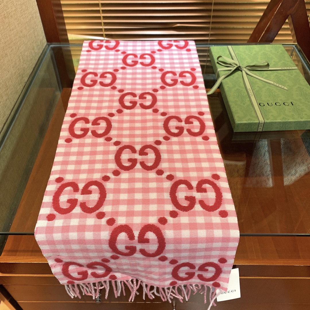 G*u*i scarf-35*240cm