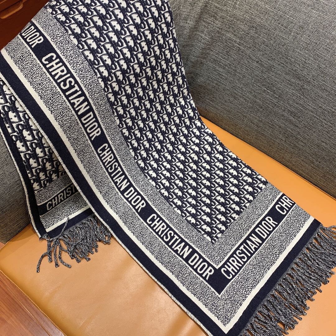 D*or printed shawl-140 x 140cm