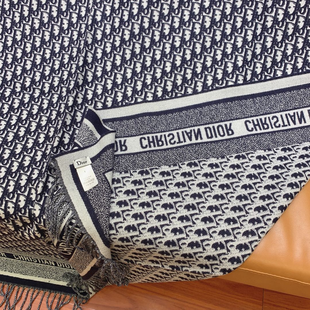 D*or printed shawl-140 x 140cm