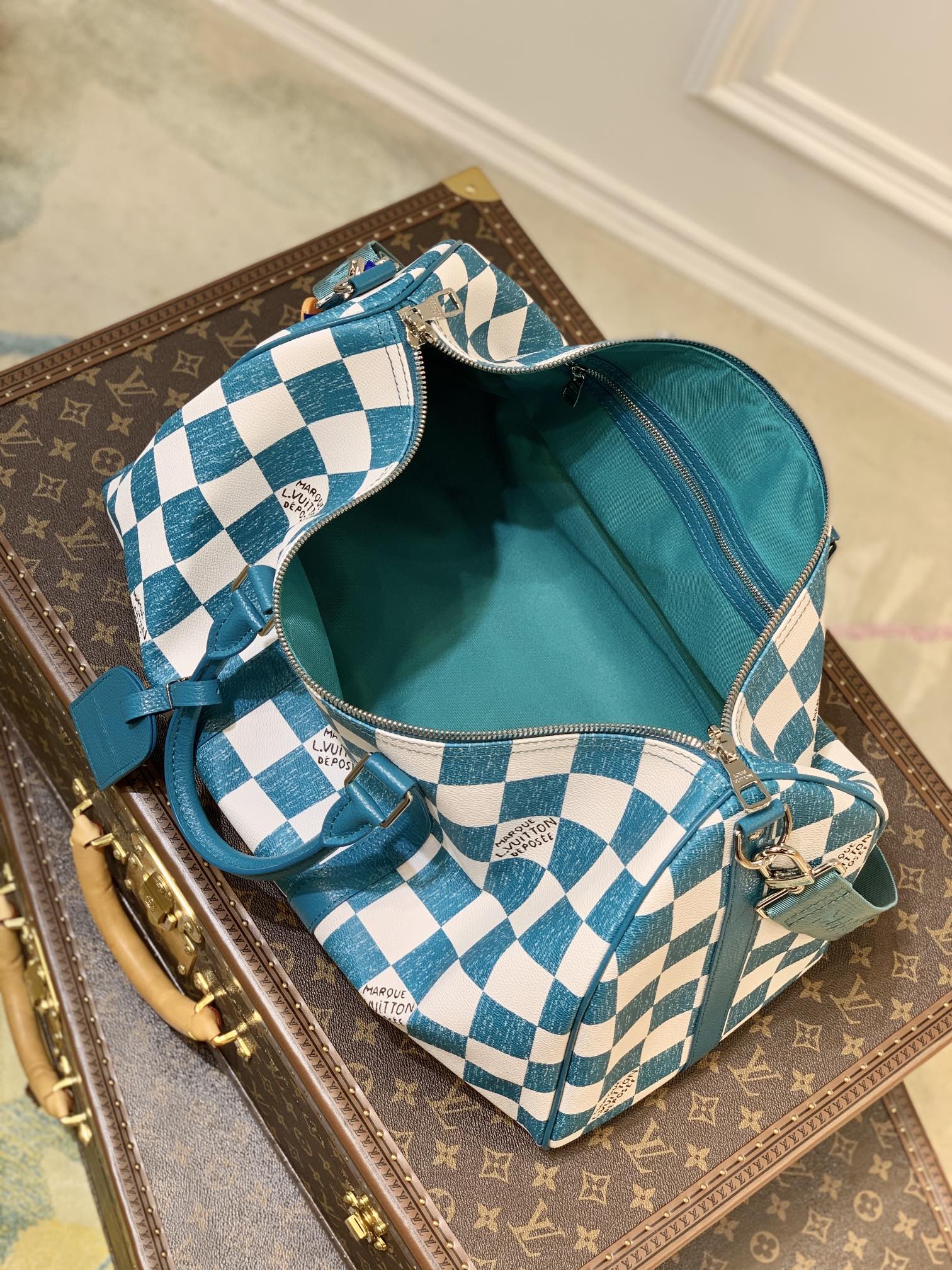 l0*is V*t0n keepall bandouliÈre 45-45 x 27 x 20cm