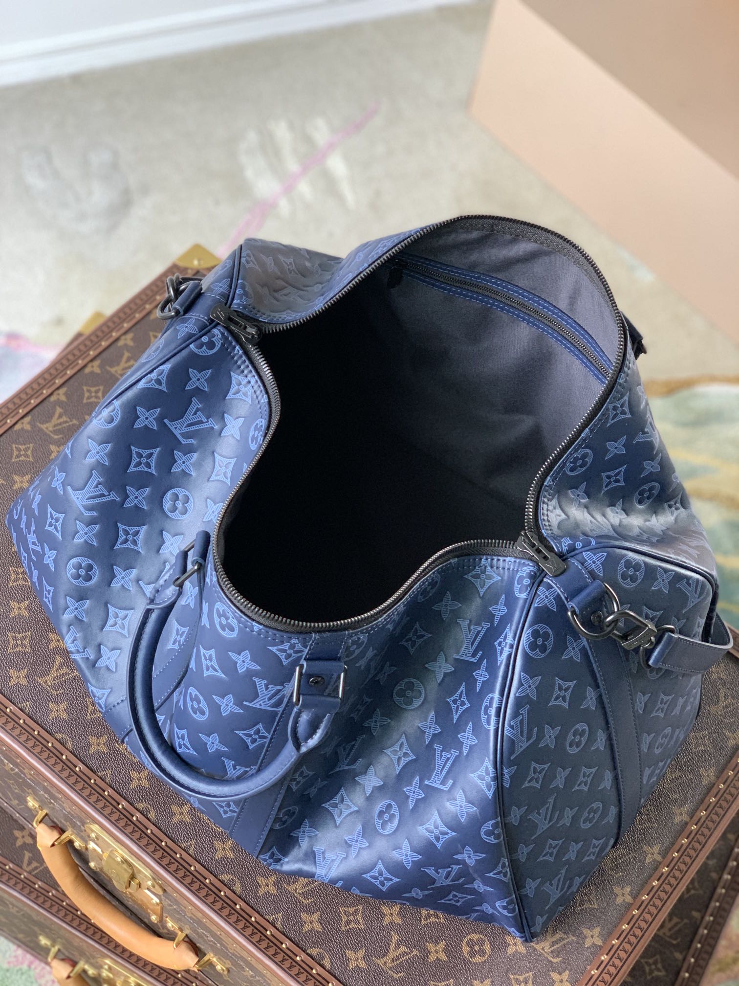 l0*is V*t0n keepall bandouliÈre 50-50 x 29 x 23cm