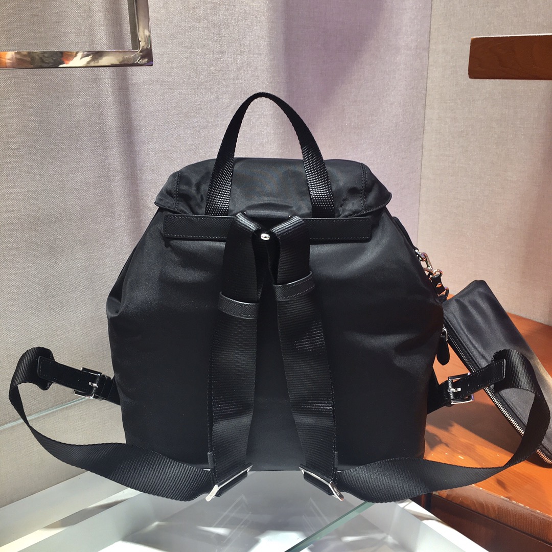 Pra*a backpack 1bz811-30*32*15cm