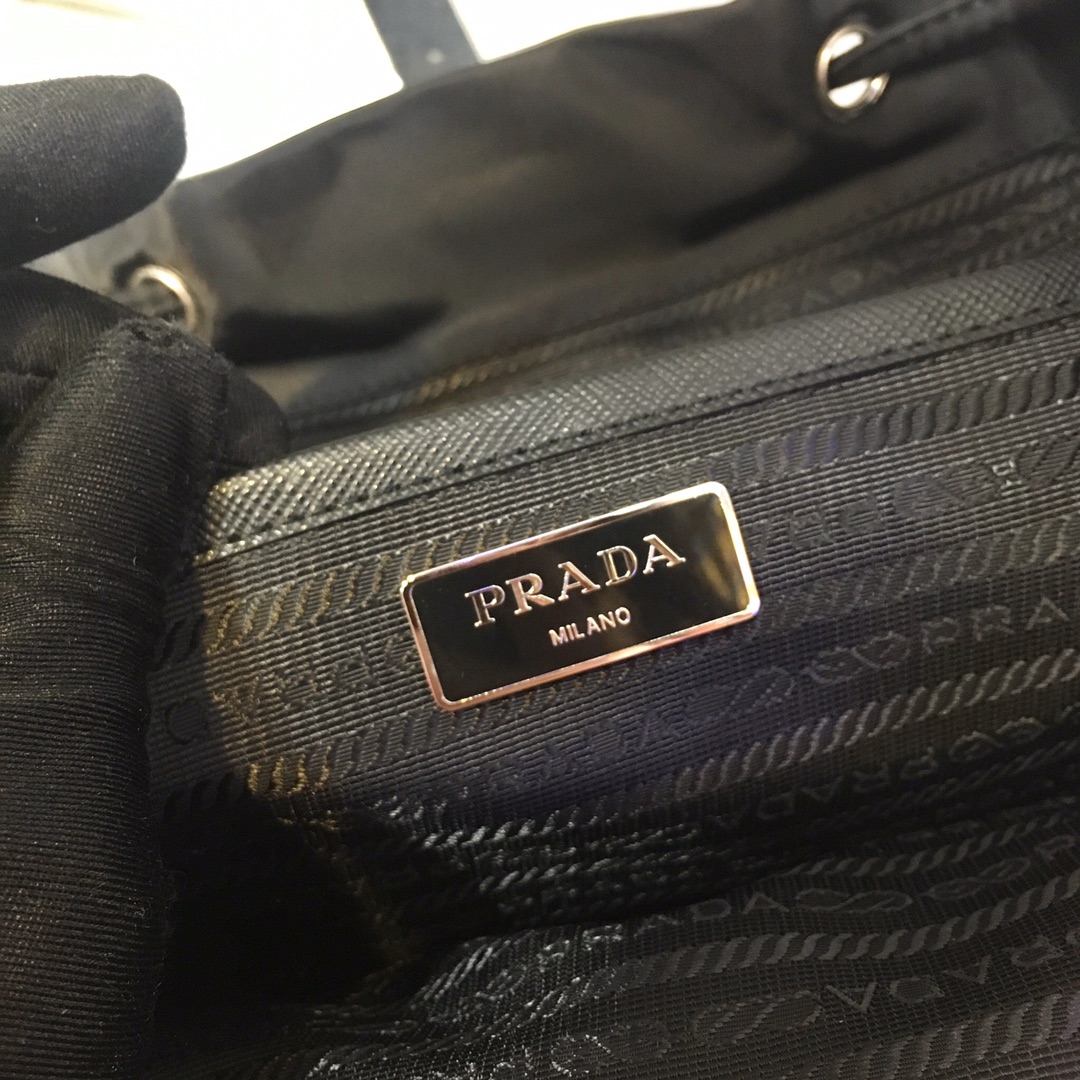 Pra*a backpack 1bz811-30*32*15cm