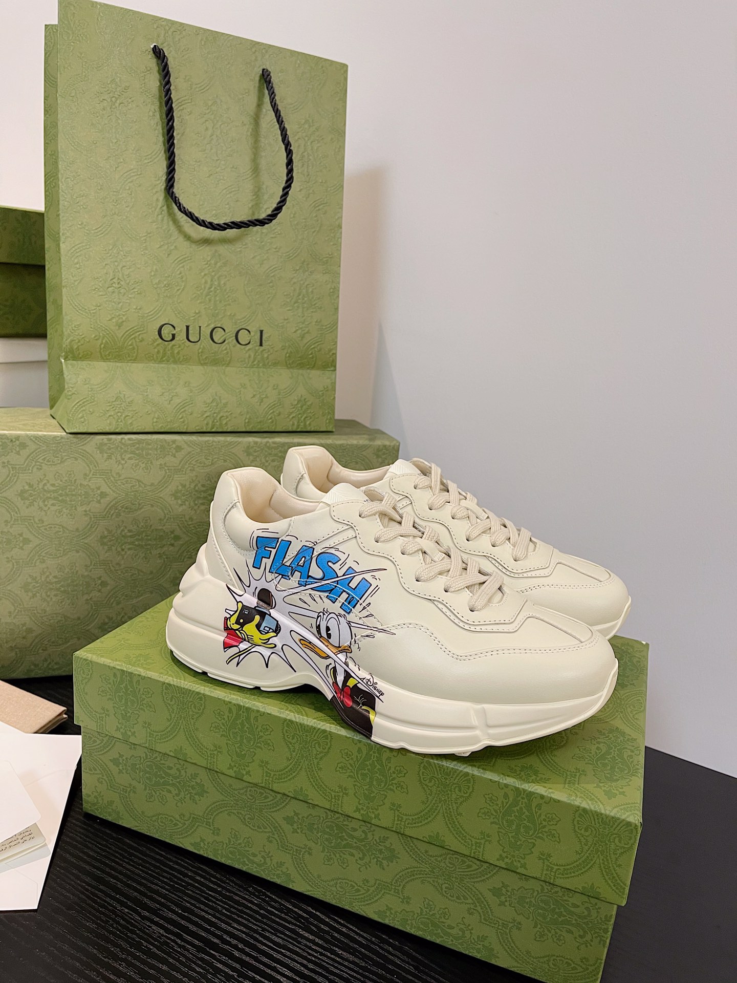 G*u*i rhyton leather sneaker