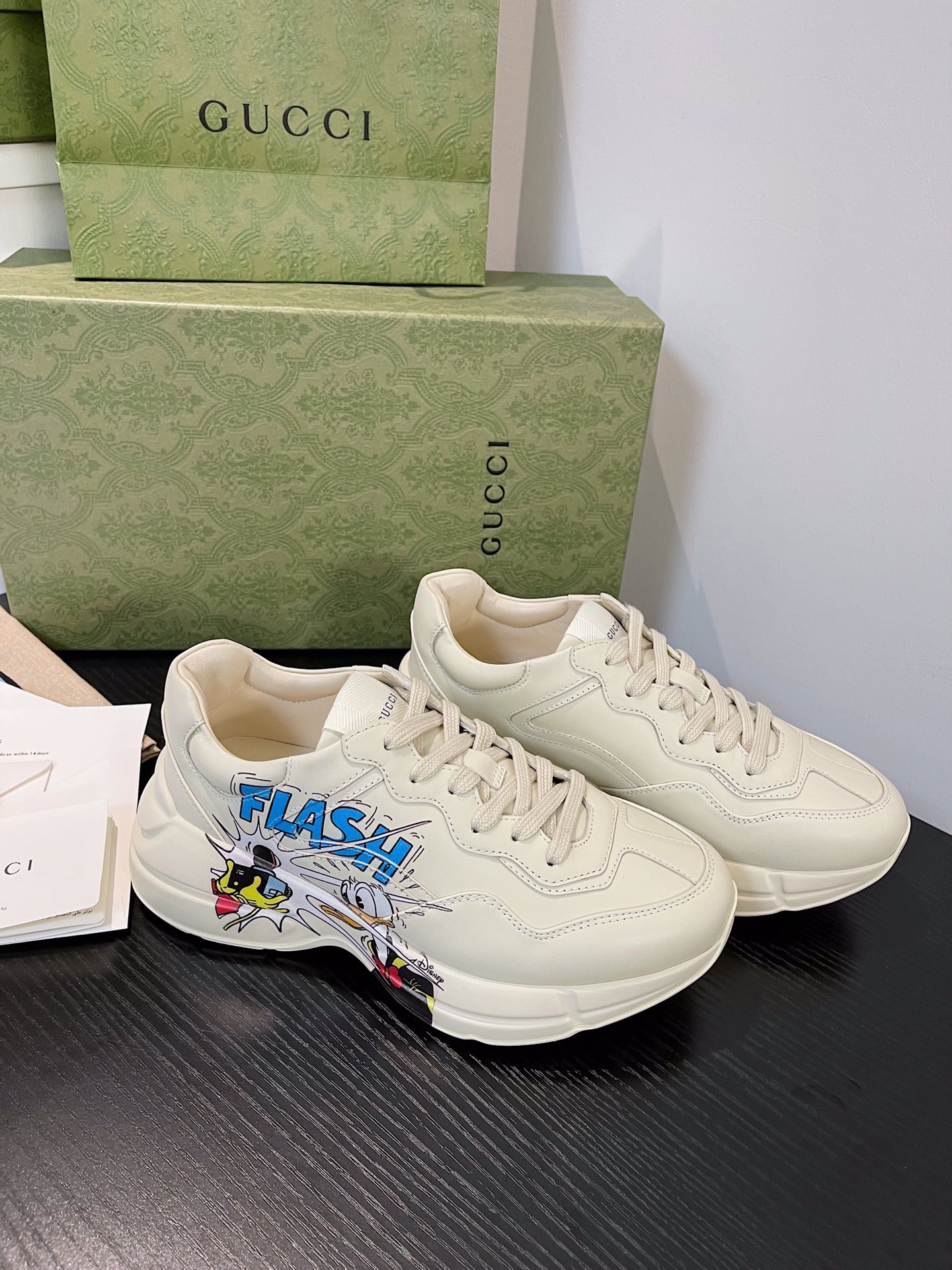 G*u*i rhyton leather sneaker