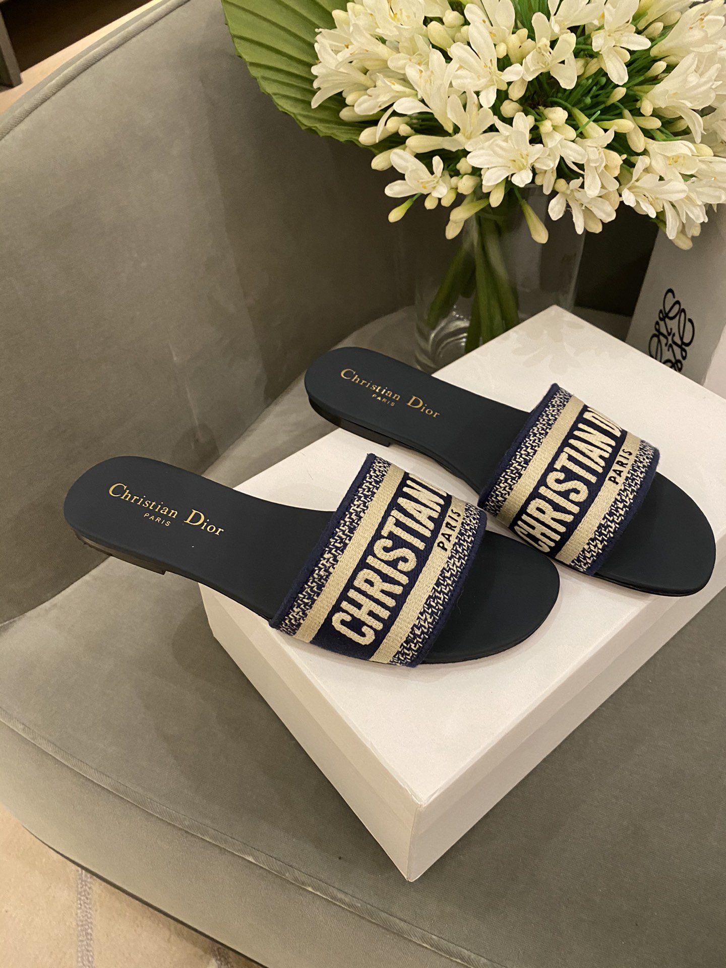 D*or slippers
