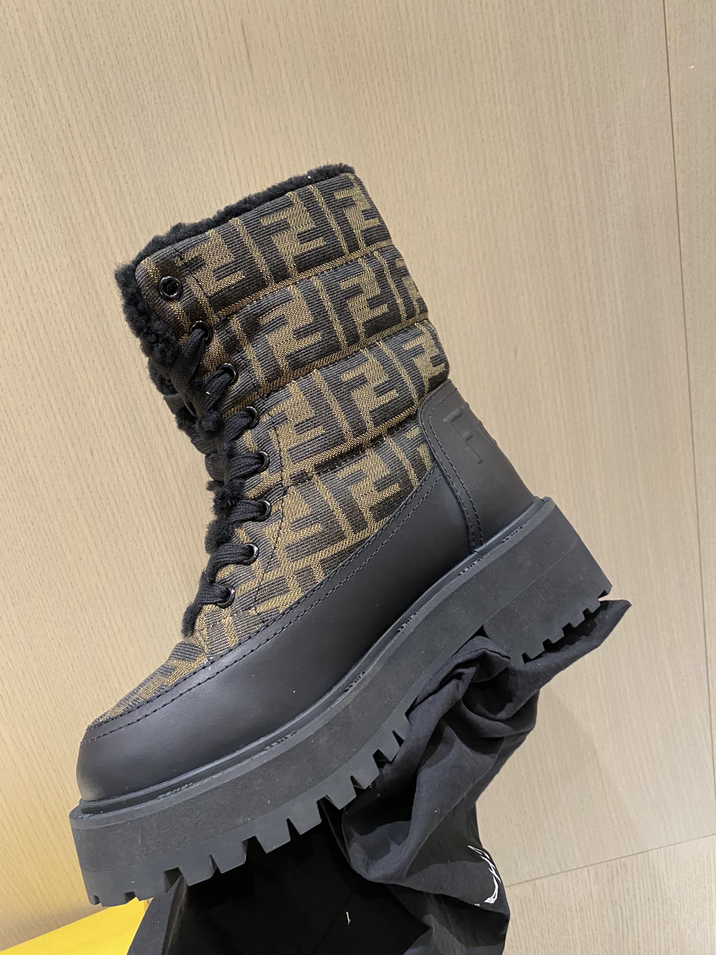 F**di boots