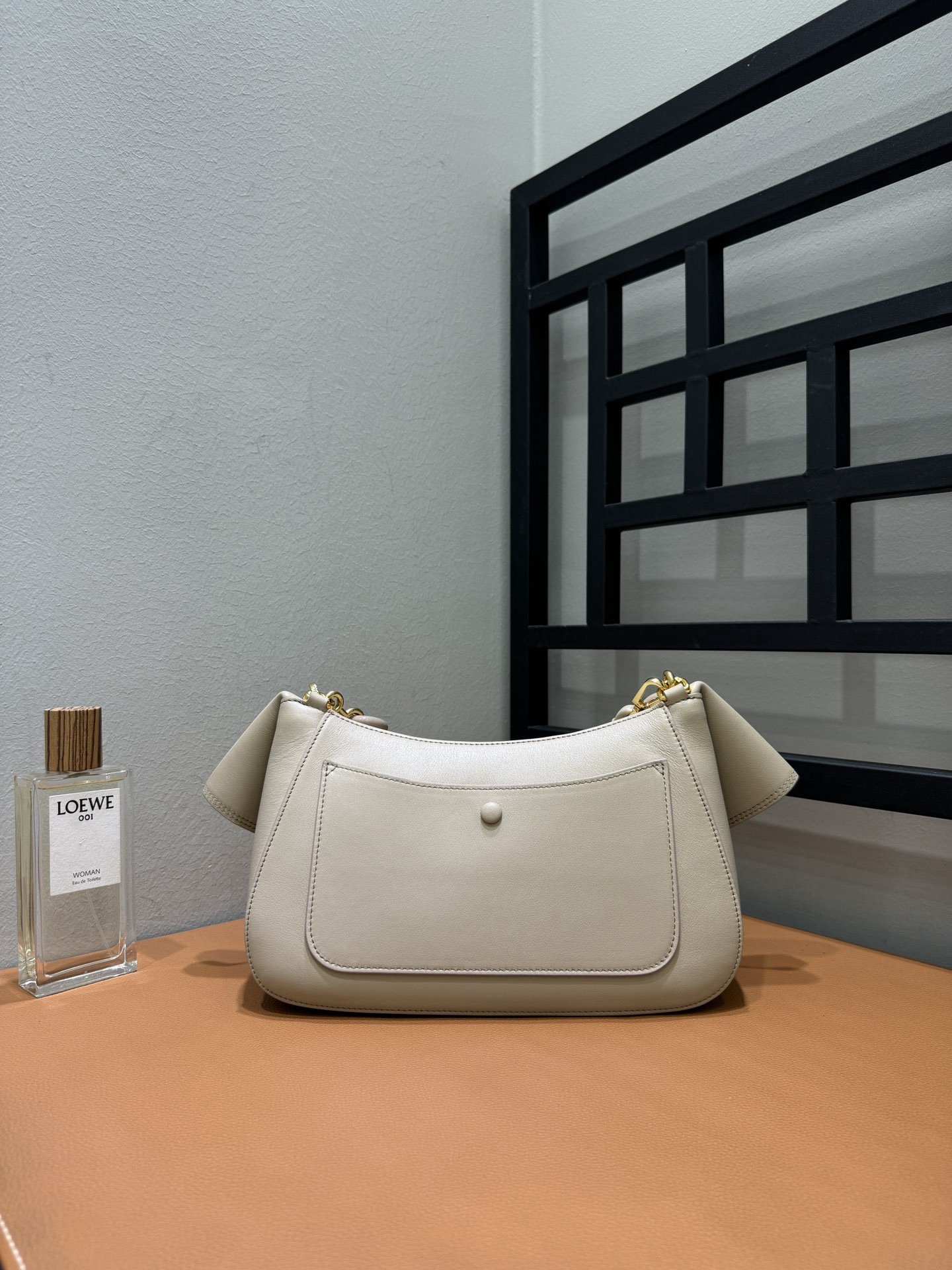 L0ew* Smooth Calfskin Donut Chain Medium Ola Shoulder Bag-26*16*18cCM
