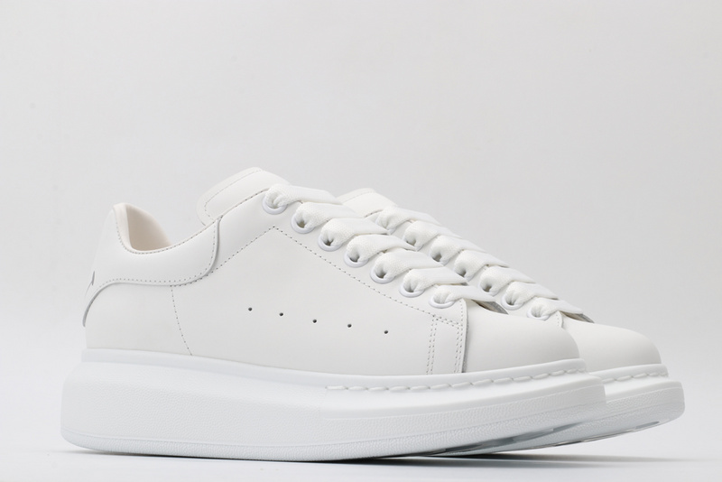 A1exa*der m*q*en sports shoes
